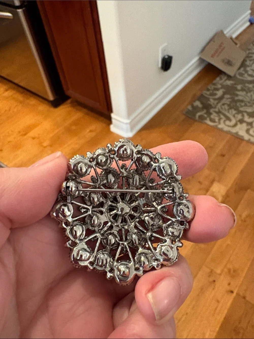 Vintage-Inspired Round Hematite Crystal Brooch - Gray Sparkle